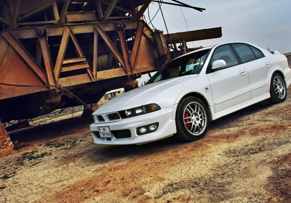 Mitsubishi Galant - Czy ten kultowy sedan ma sens dziś?