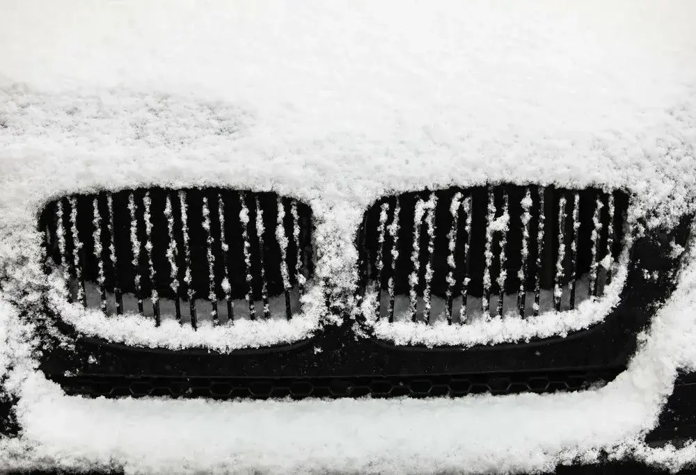 Jak skutecznie zasłonić chłodnicę w zimie, aby uniknąć problemów