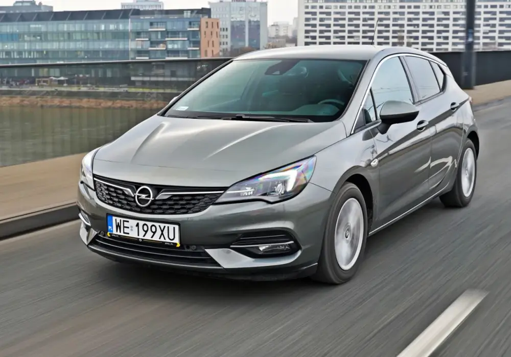 Opel Astra Turbo - Którą wersję wybrać? Poradnik kupującego