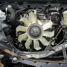 Co steruje wentylatorem chłodnicy? Poznaj mechanizmy i awarie