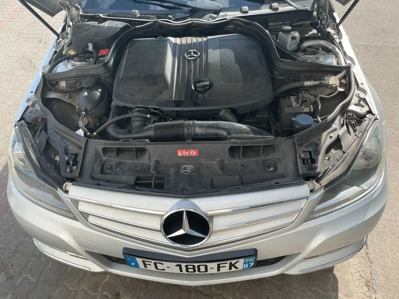 Zdjęcie Jaki płyn do chłodnicy Mercedes W204? Poznaj najlepsze opcje i porady