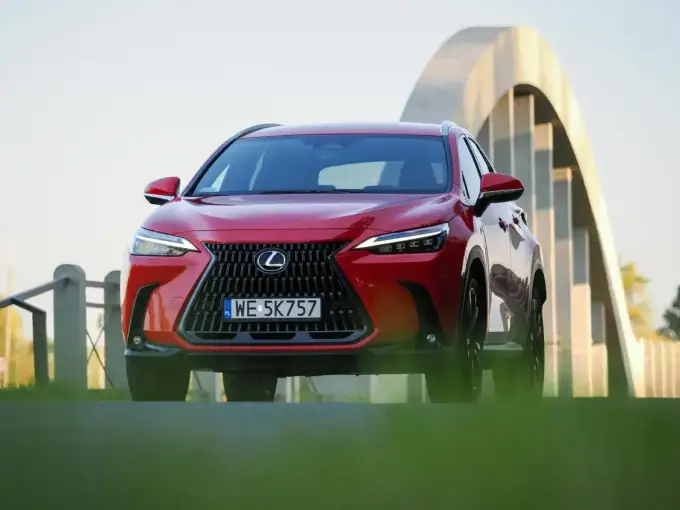Lexus SUV - Który model wybrać? Porównanie LBX, UX, NX, RX, RZ